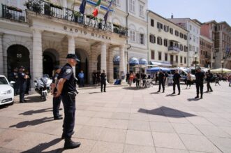 postani policajac policija korzo rijeka