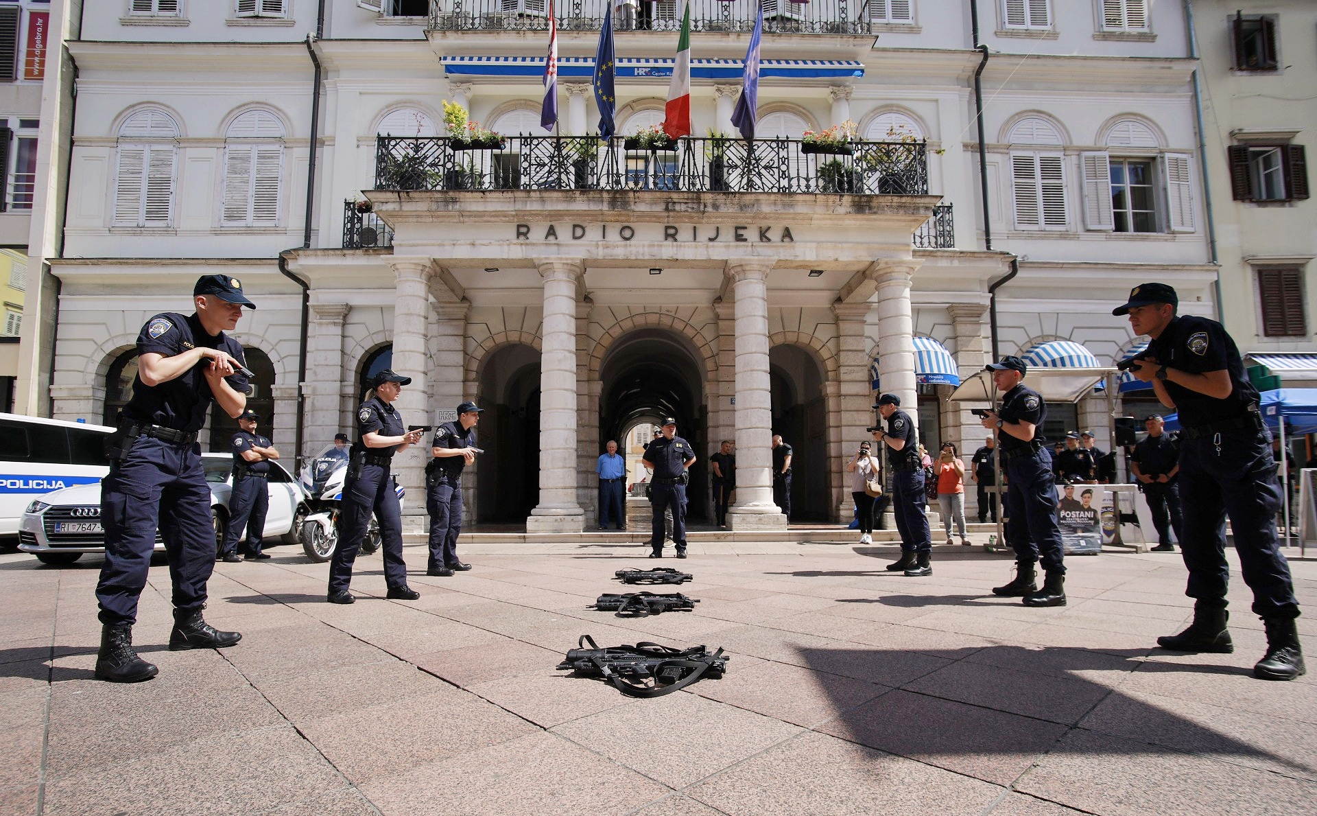 postani policajac policija korzo rijeka postani policajac policija korzo rijeka