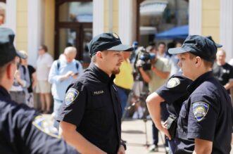 postani policajac policija korzo rijeka