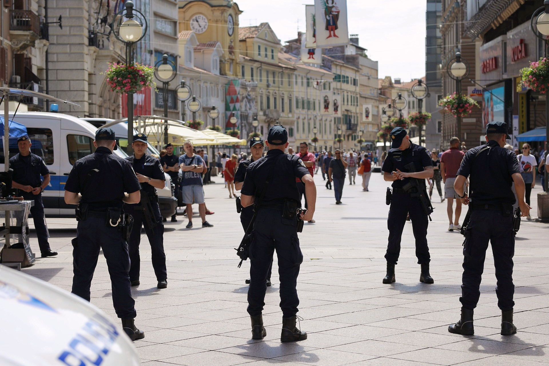 postani policajac policija korzo rijeka postani policajac policija korzo rijeka