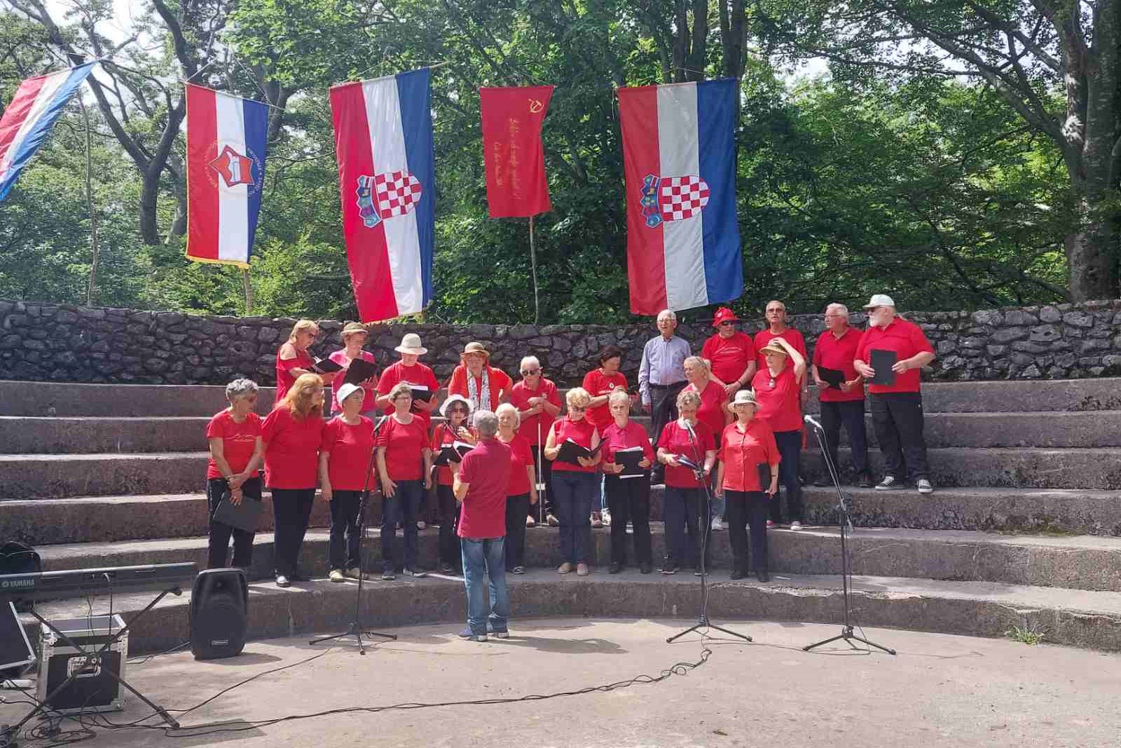 Obilježavanje-Dana-antifašističke-borbe-Tuhobić-3 Obilježavanje-Dana-antifašističke-borbe-Tuhobić-3