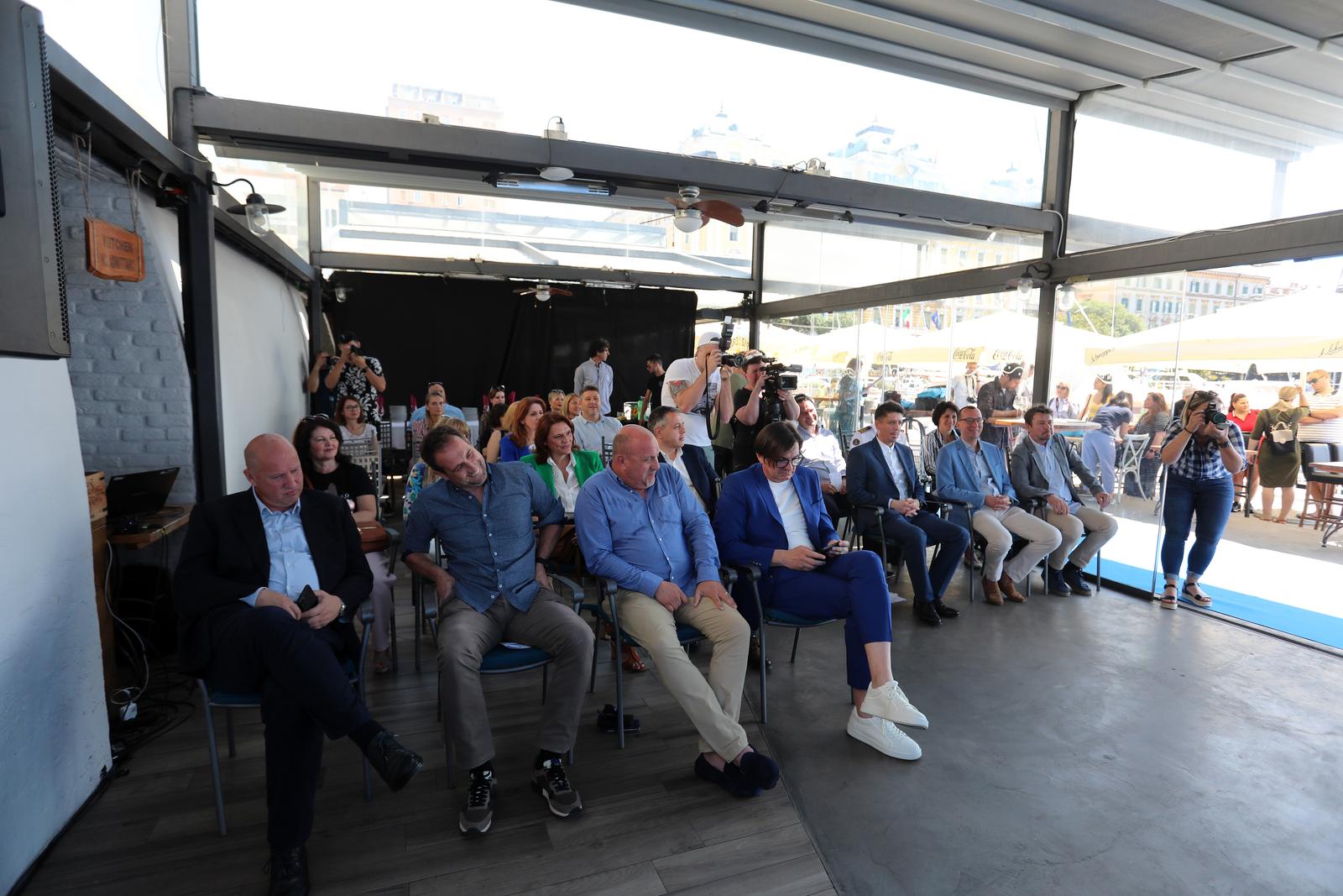 Rijeka: Najava regate Fiumanka odrana u Boonkeru