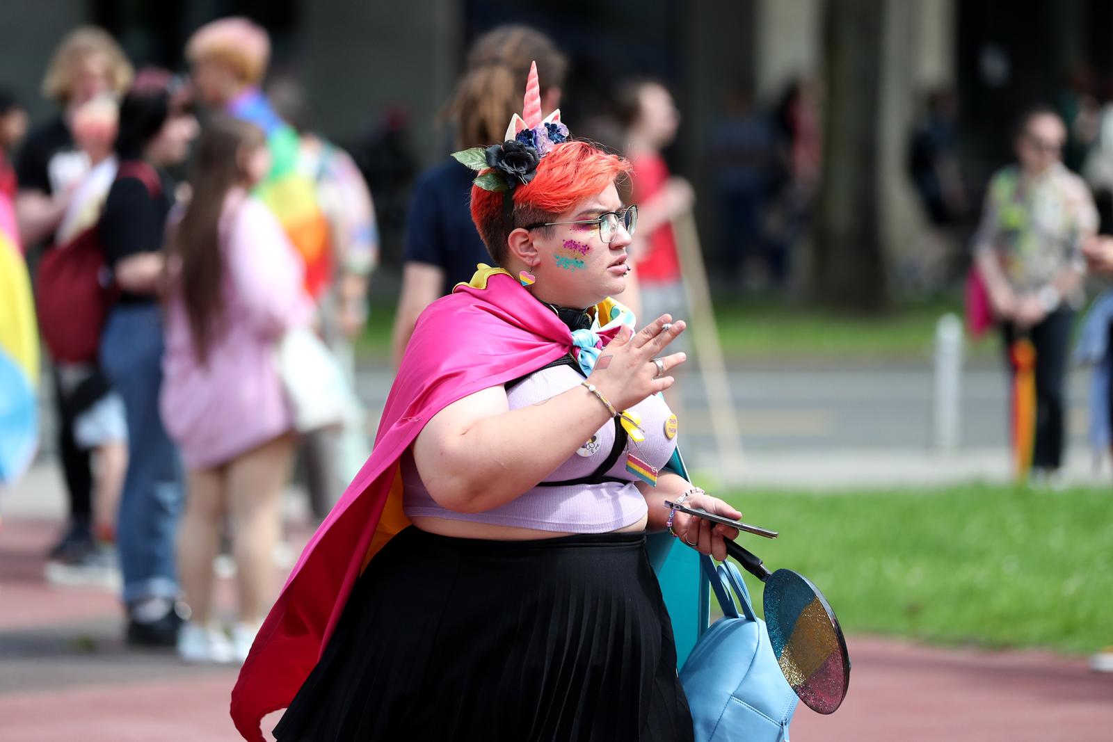 Zagreb: Okupljanje sudionika 22. Povorke ponosa na Rooseveltovom trgu Zagreb: Okupljanje sudionika 22. Povorke ponosa na Rooseveltovom trgu