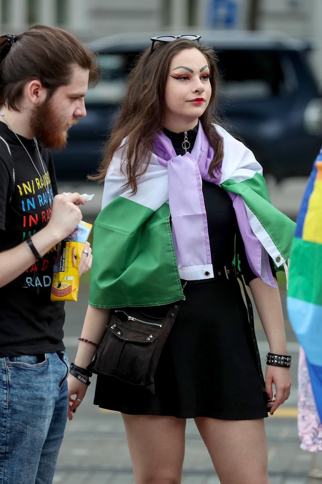 Zagreb: Okupljanje sudionika 22. Povorke ponosa na Rooseveltovom trgu Zagreb: Okupljanje sudionika 22. Povorke ponosa na Rooseveltovom trgu