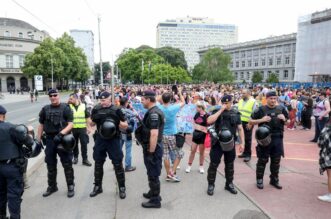 Zagreb: Okupljanje sudionika 22. Povorke ponosa na Rooseveltovom trgu