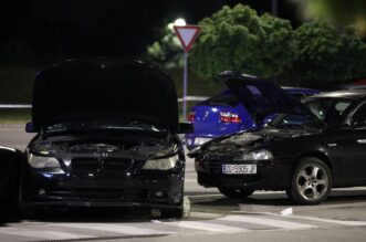 Užas u Buzinu, automobilom naletio na skupinu ljudi na parkiralištu trgovačkog centra 