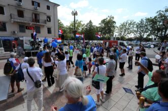 Rijeka: Hod za zivot