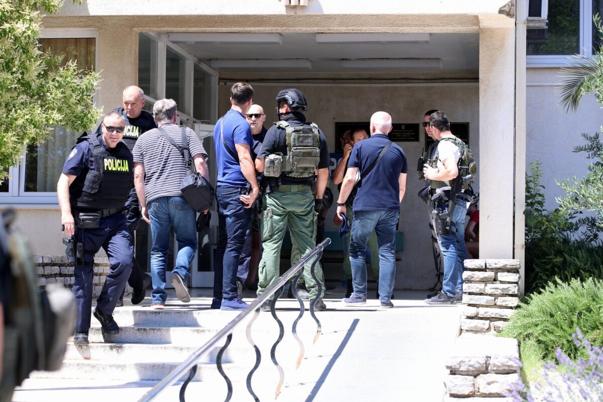 U Trogiru upucan čovjek, policija traži napadača