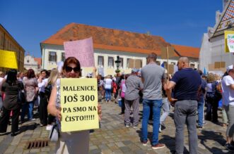 U Zagrebu počeo mirni prosvjed Sindikata državnih i lokalnih službenika i namještenika