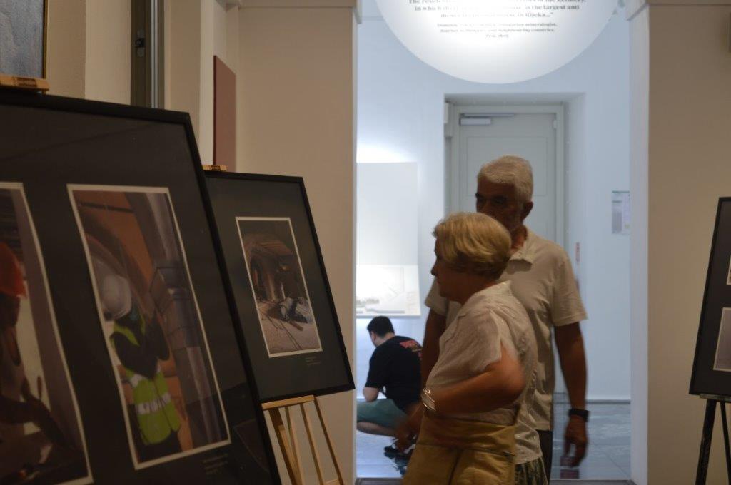 Izložba-fotografskih-radova-“Brick-by-brick“-7 Izložba-fotografskih-radova-“Brick-by-brick“-7