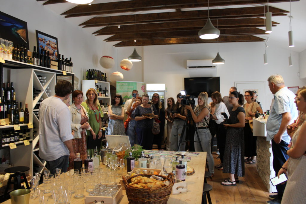 KASETICA LIKERI (5) KASETICA LIKERI (5)