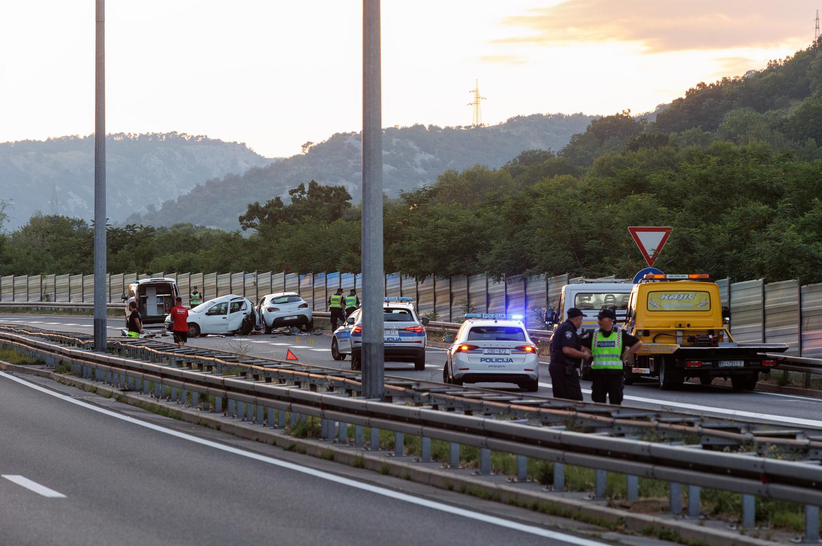 Zbog prometne nesreće prekinut promet na Riječkoj zaobilaznici