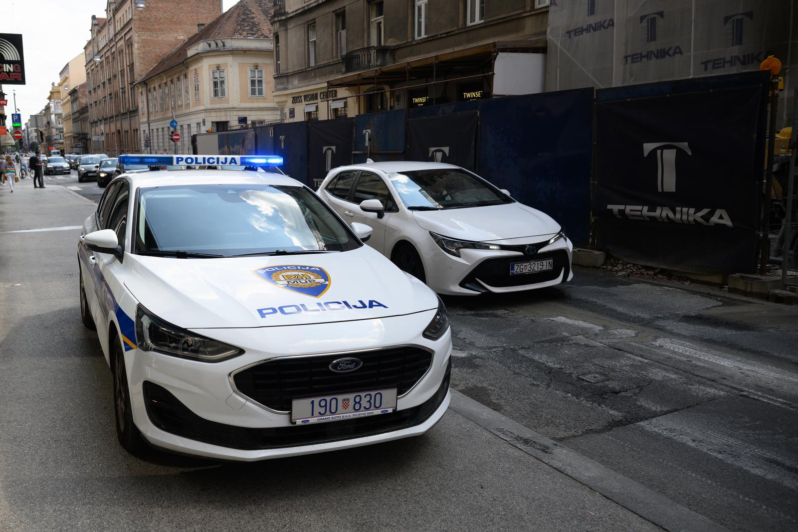 Zagreb: Na gradilištu u Gundulićevoj radnik upao u rupu duboku nekoliko metara Zagreb: Na gradilištu u Gundulićevoj radnik upao u rupu duboku nekoliko metara