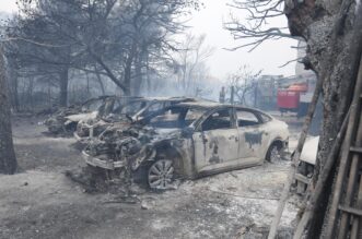 U požaru kod Grebaštice izgorjeli automobili