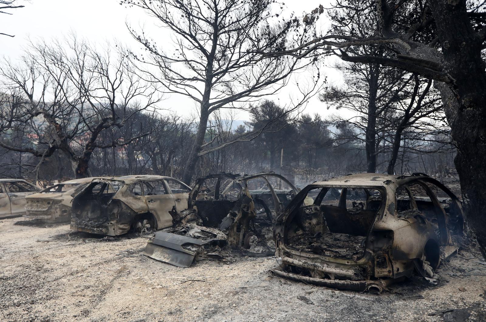 U požaru kod Grebaštice izgorjeli automobili U požaru kod Grebaštice izgorjeli automobili
