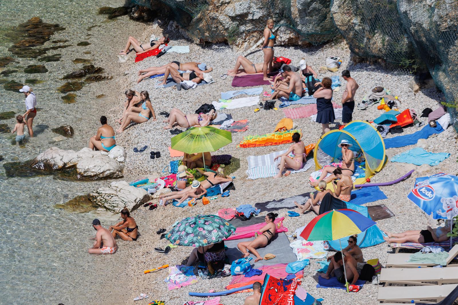 Riječani su spas od vrućina potražili na moru Riječani su spas od vrućina potražili na moru