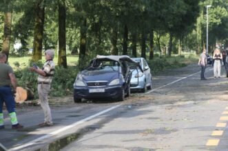 Zagreb: U ulici Marijana Čavića od posljedica oluje smrtno stradala jedna osoba