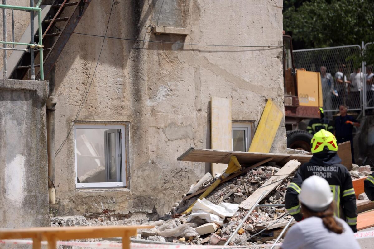 Pao strop u servisnoj bazi marine Trogir, poginula jedna osoba