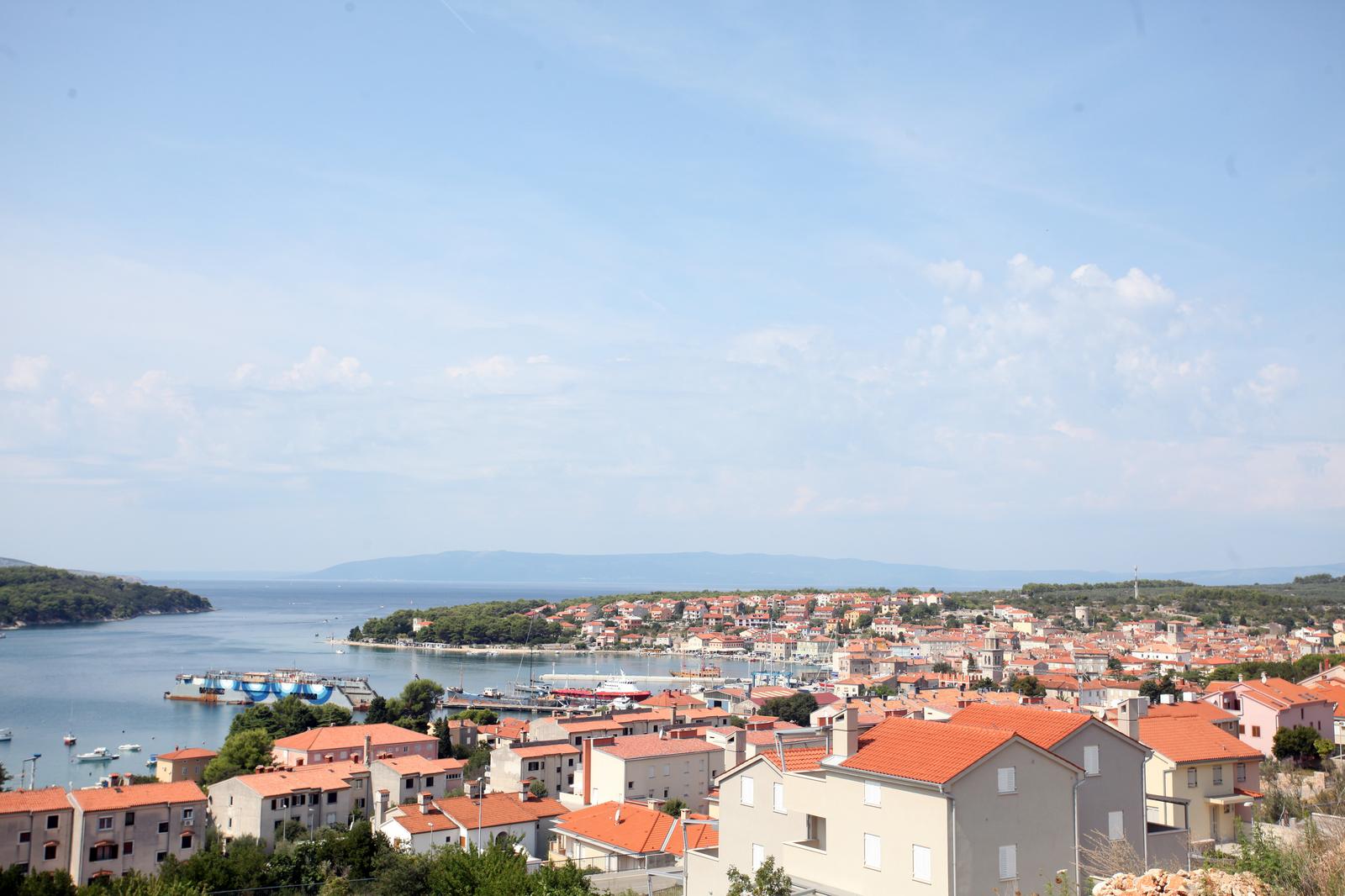 Panoramski pogled na grad Cres