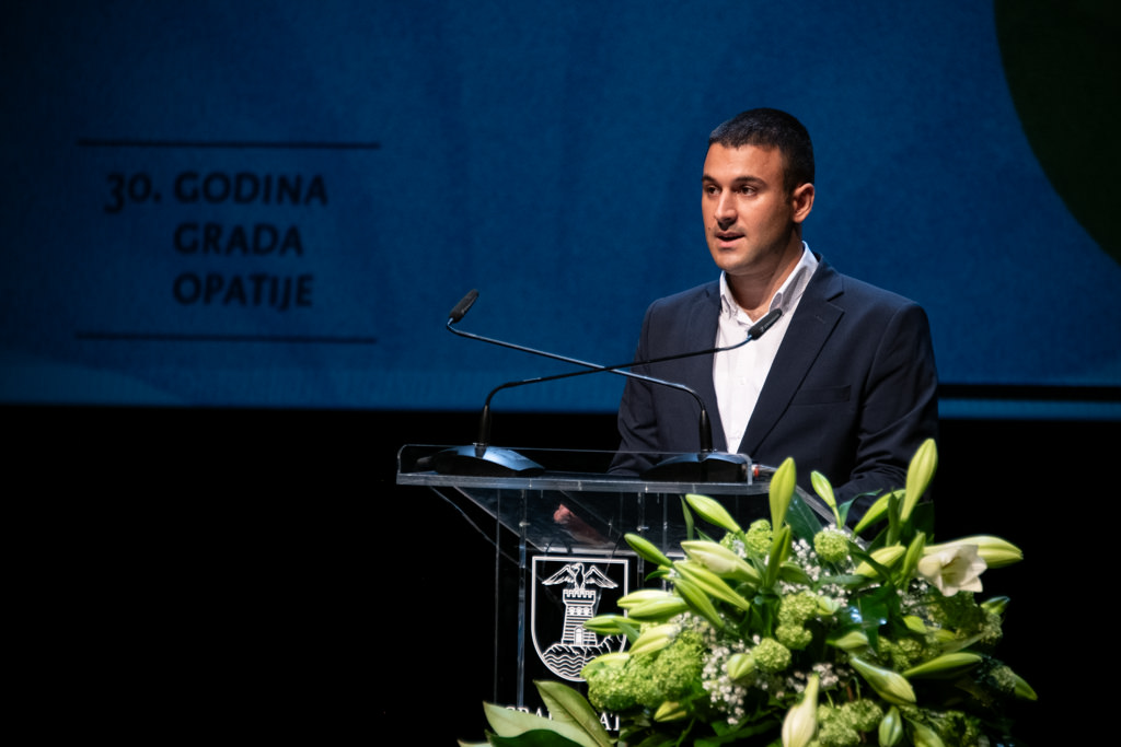 opatija svecana sjednica (16) opatija svecana sjednica (16)