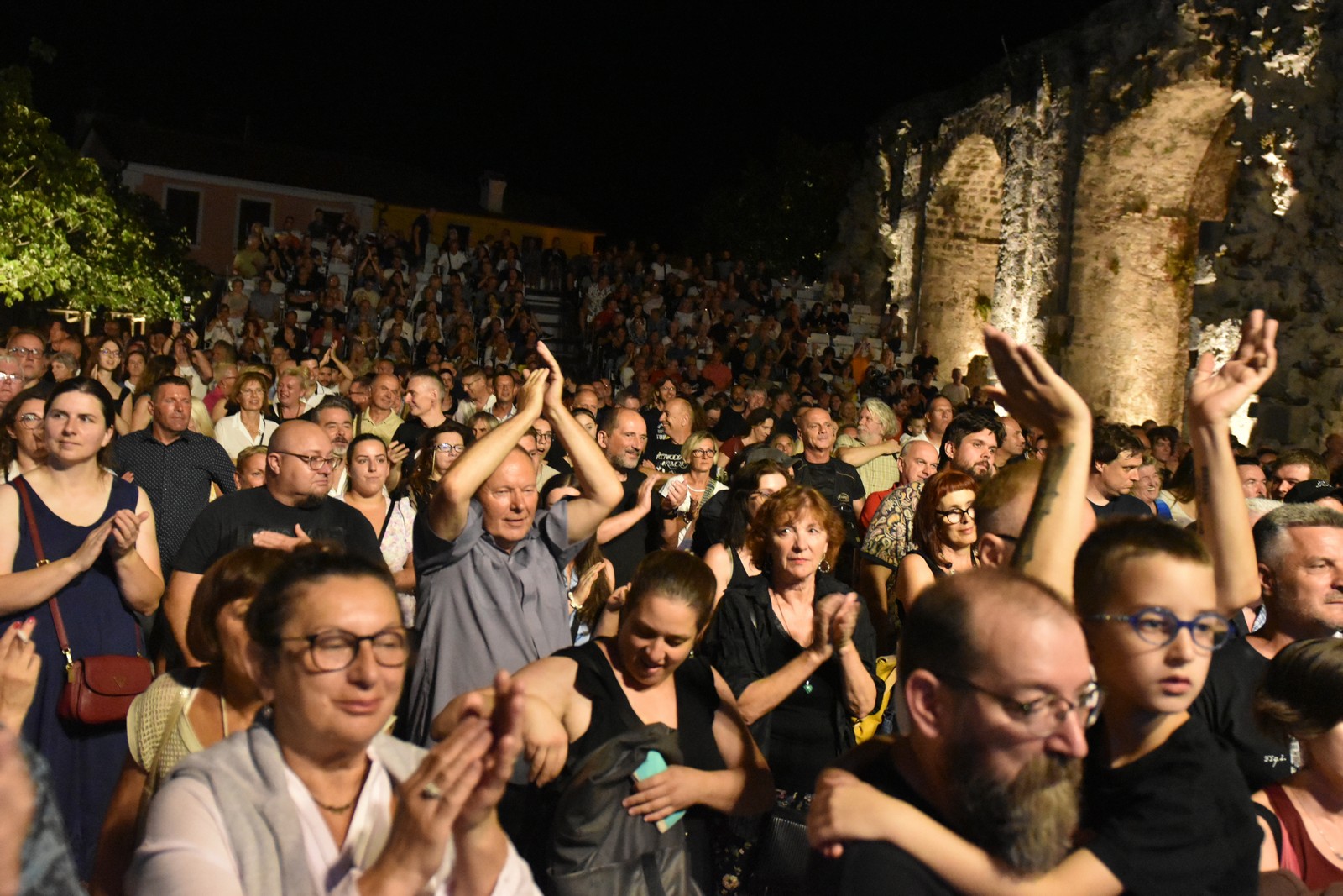 publika crekvina (1) publika crekvina (1)