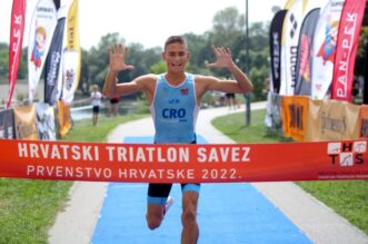 Gabriel Barac – prvak Hrvatske u sprint triatlonu 2022 – 1 – foto TK MAKSIMIR