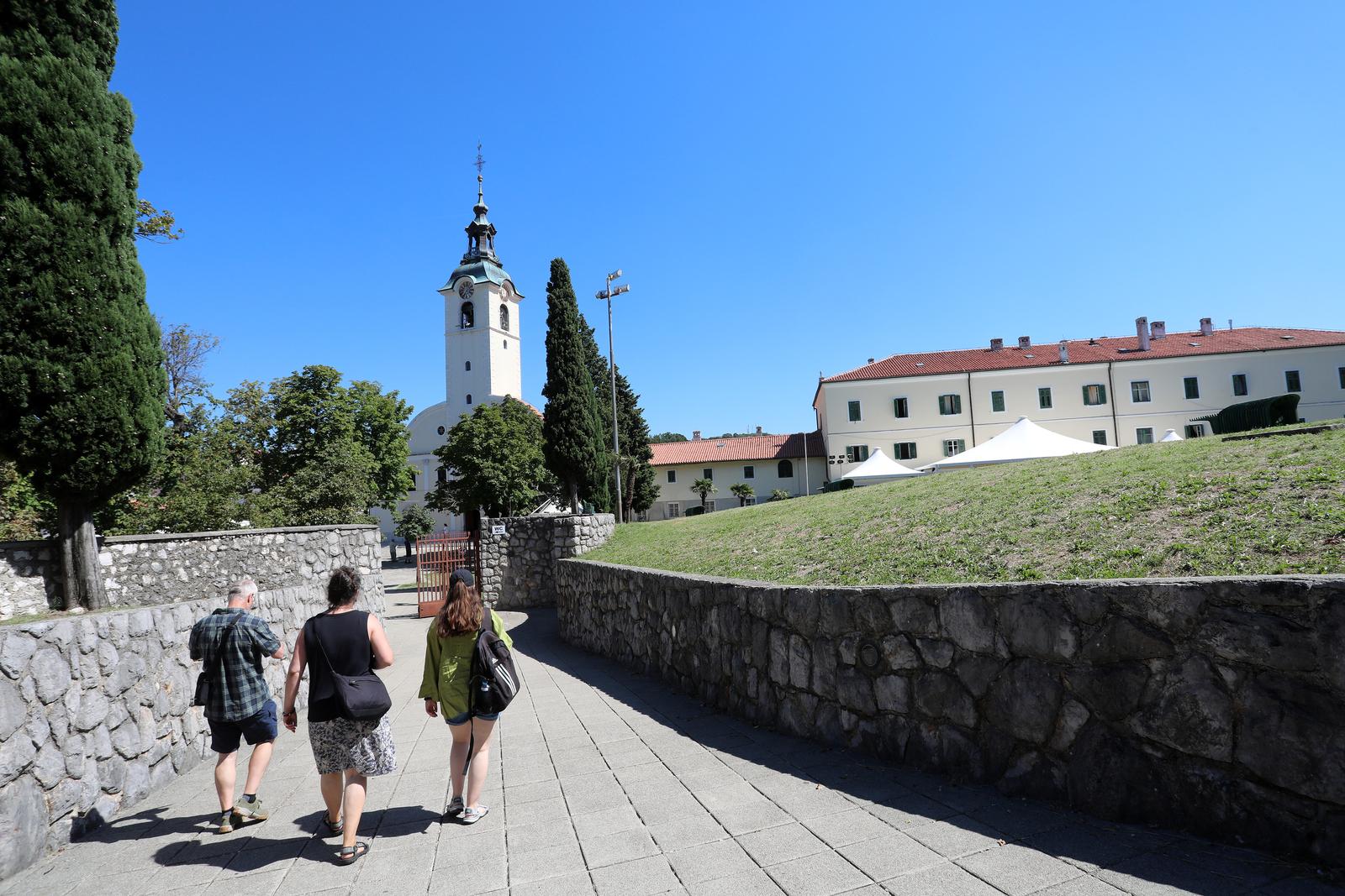 Rijeka: Priprema svetita na Trsatu za Veliku Gospu Rijeka: Priprema svetita na Trsatu za Veliku Gospu