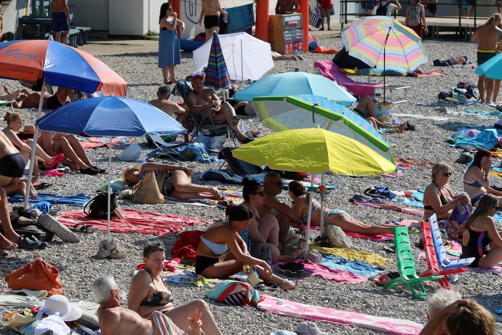 Rijeka: Plaža Kantrida puna je kupača Rijeka: Plaža Kantrida puna je kupača