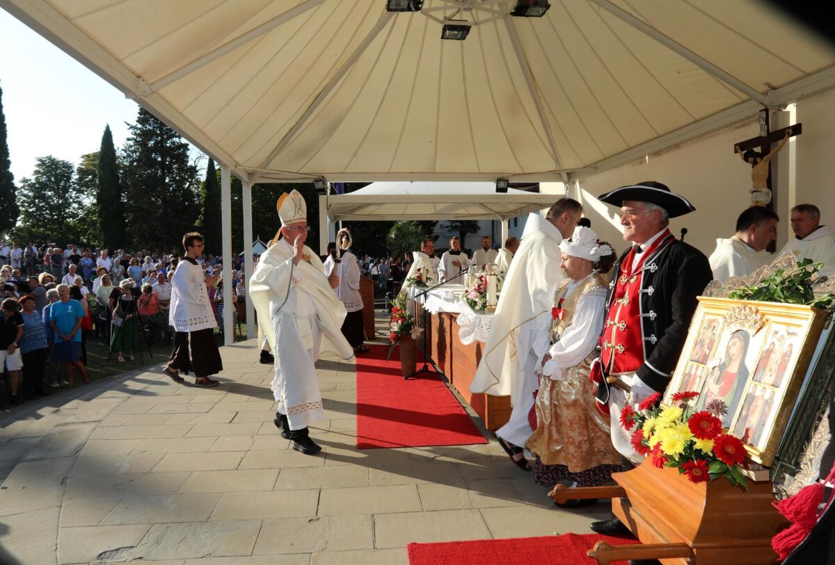 Rijeka: Nadbiskup Mate Uzinić predvodi središnje misno slavlje na Trsatu