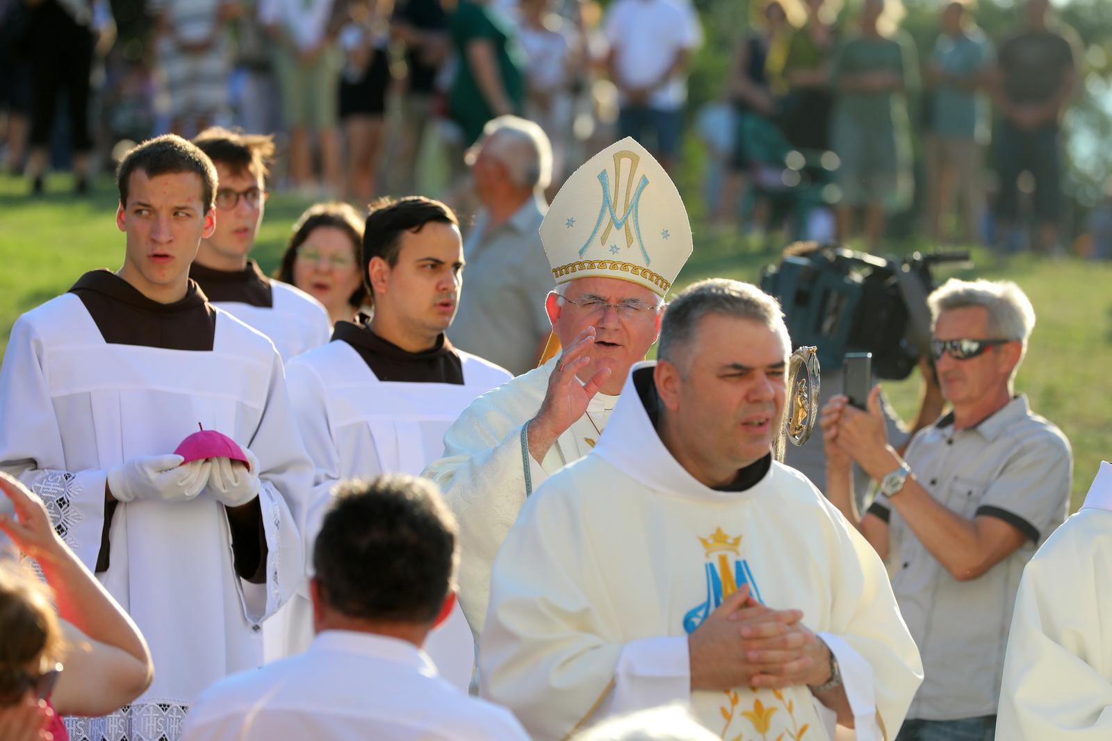 Rijeka: Nadbiskup Mate Uzinić predvodi središnje misno slavlje na Trsatu