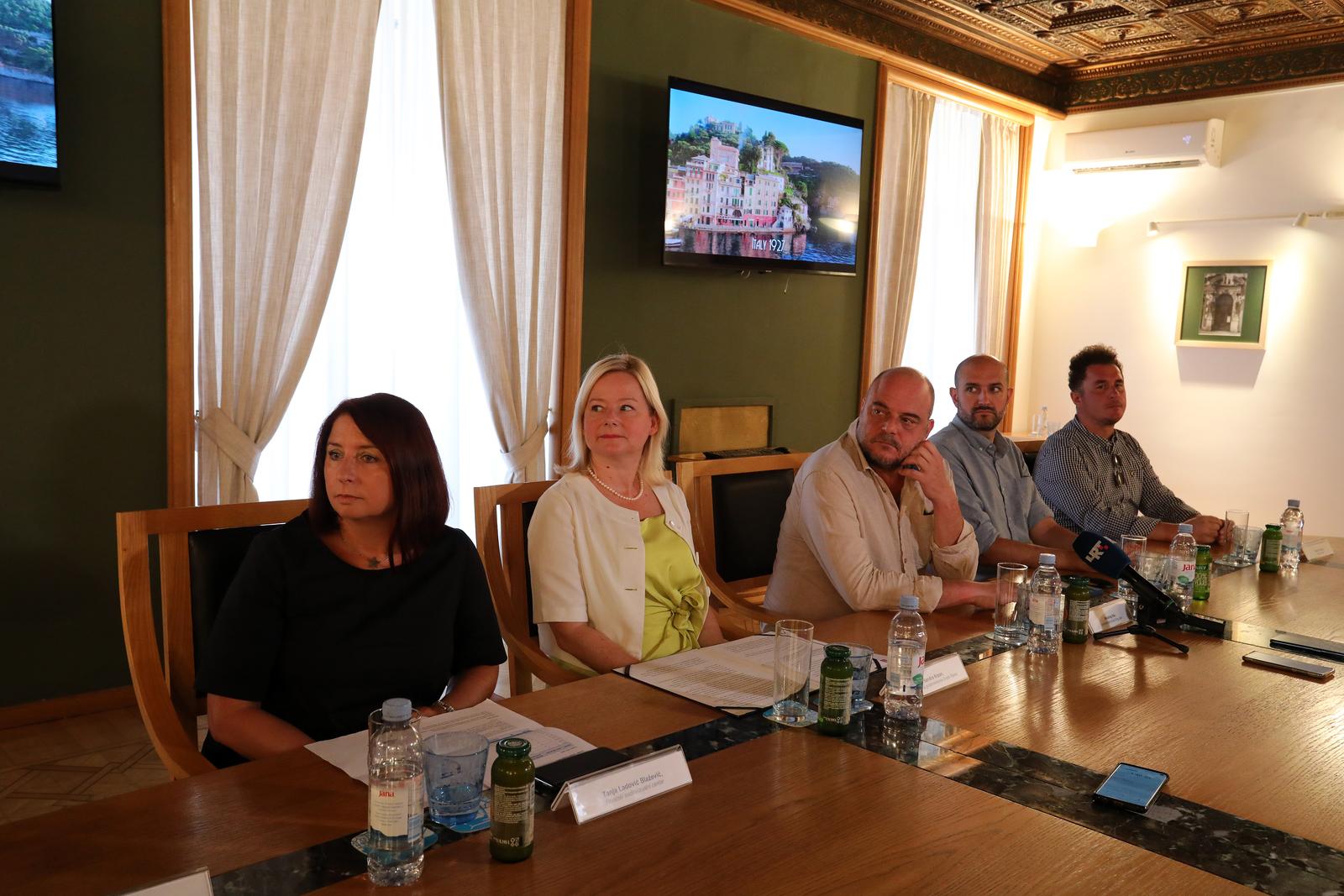 Rijeka: Konferencija povodom snimanja serije “Hotel Portofino” Rijeka: Konferencija povodom snimanja serije “Hotel Portofino”