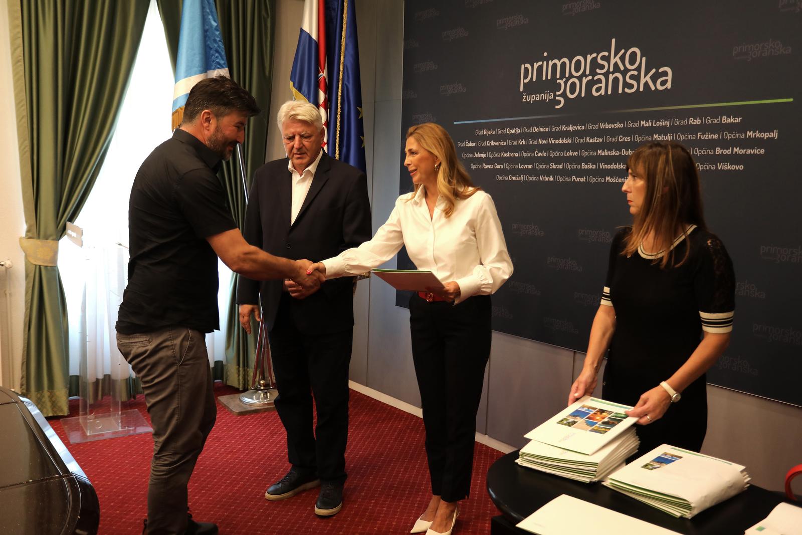 Rijeka: Dodjela ugovora poduzetnicima u Primorsko-goranskoj upaniji Rijeka: Dodjela ugovora poduzetnicima u Primorsko-goranskoj upaniji