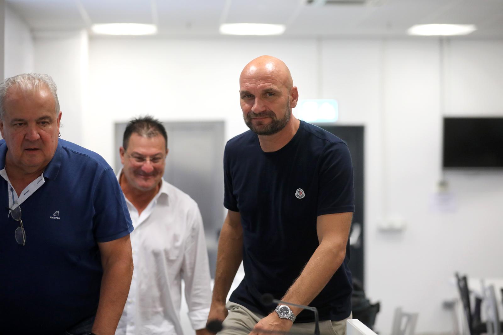 Rijeka: HNK Rijeka predstavila trenera Zeljka Sopica Rijeka: HNK Rijeka predstavila trenera Zeljka Sopica