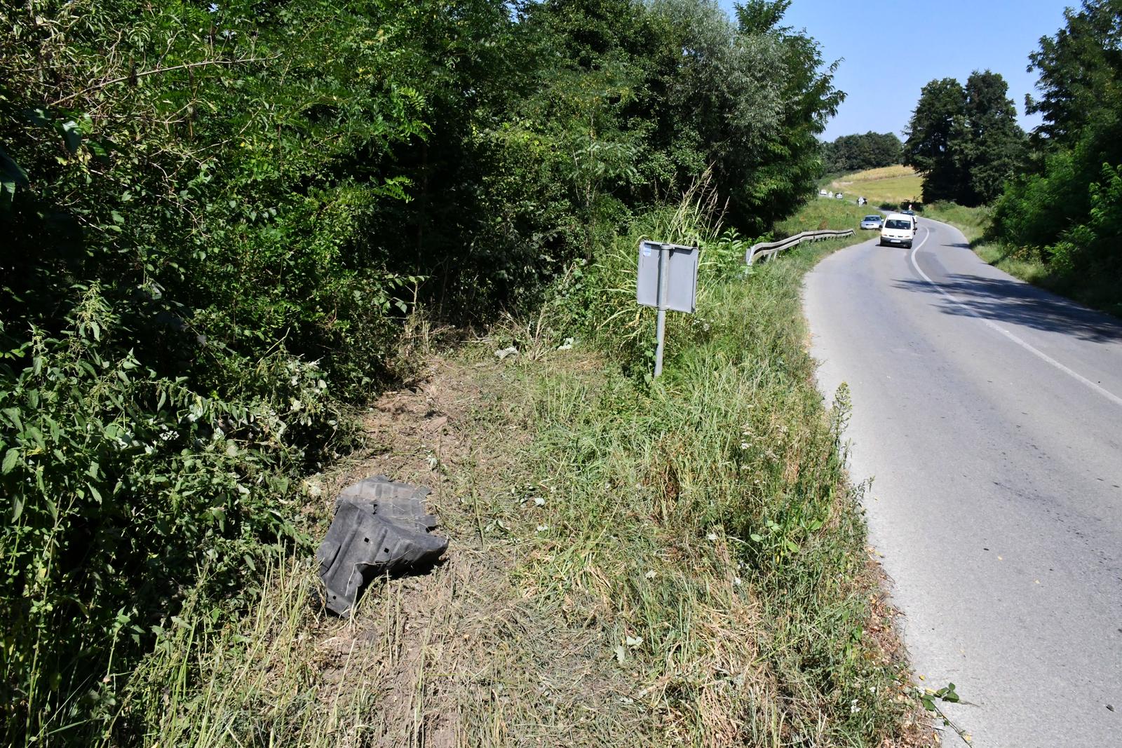 Trenkovo: Skrivio prometnu nesreću pa sletio u potok Veličanku, policija traga za počiniteljem Trenkovo: Skrivio prometnu nesreću pa sletio u potok Veličanku, policija traga za počiniteljem
