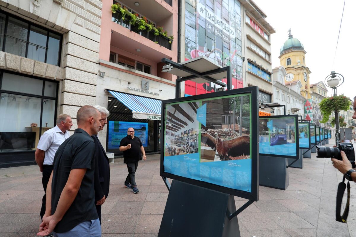 Rijeka: Otvorenje izložbe “30 godina rastemo zajedno”