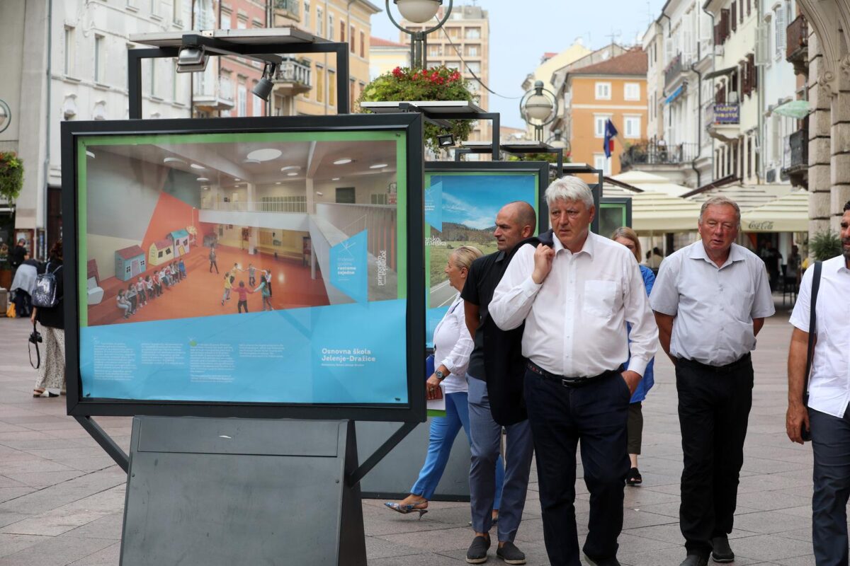 Rijeka: Otvorenje izložbe “30 godina rastemo zajedno”