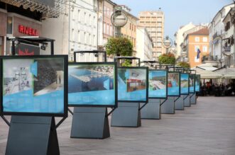 Rijeka: Otvorenje izložbe “30 godina rastemo zajedno”