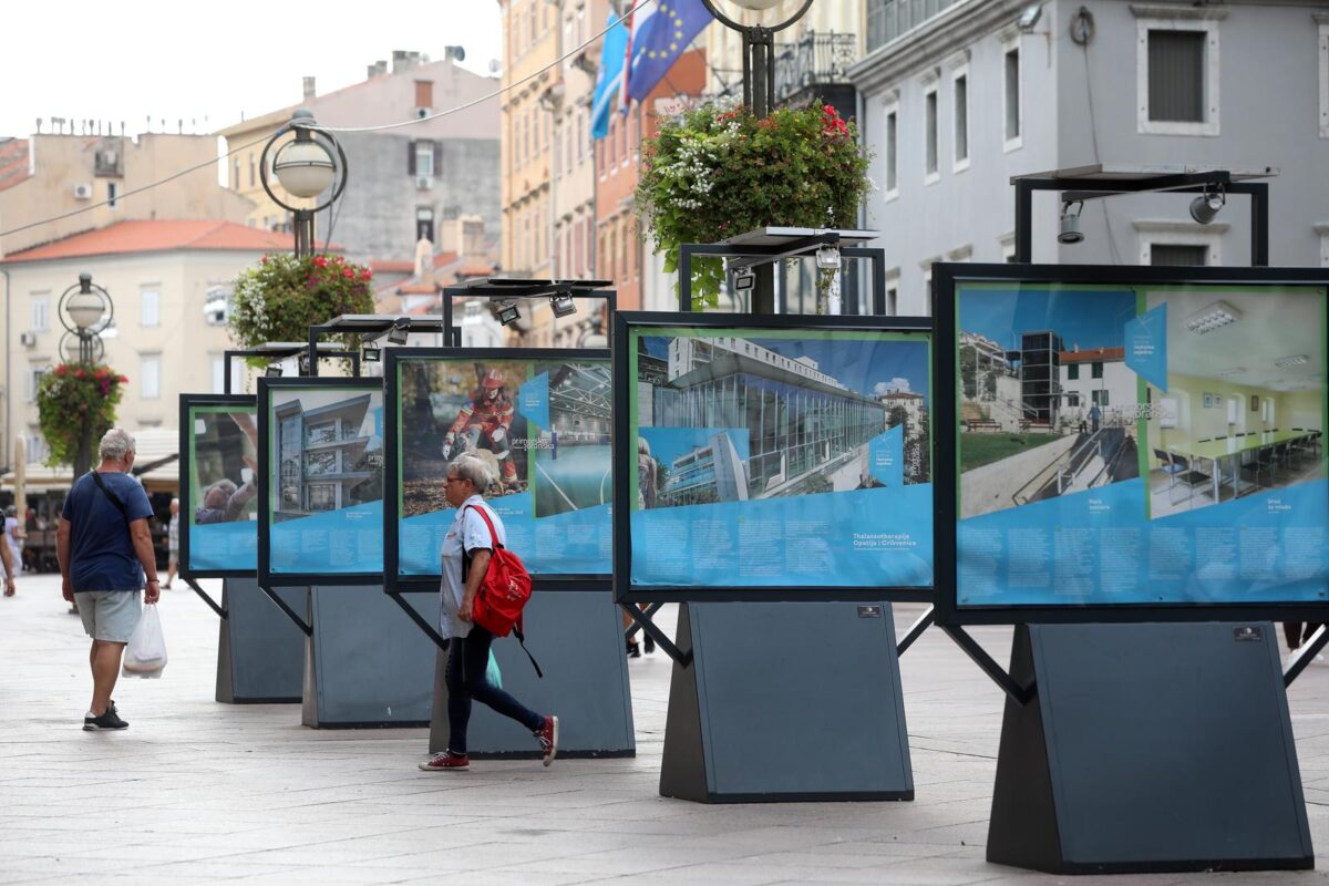 Rijeka: Otvorenje izložbe “30 godina rastemo zajedno”