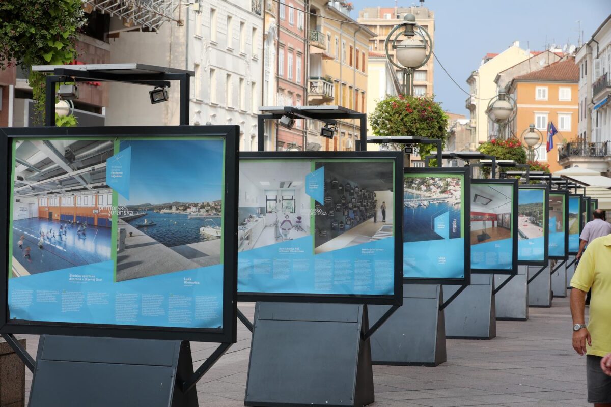 Rijeka: Otvorenje izložbe “30 godina rastemo zajedno”