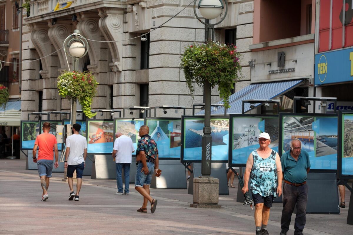 Rijeka: Otvorenje izložbe “30 godina rastemo zajedno”