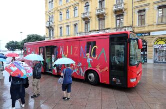 Rijeka: Predstavljanje novog gradskog bibliobusa