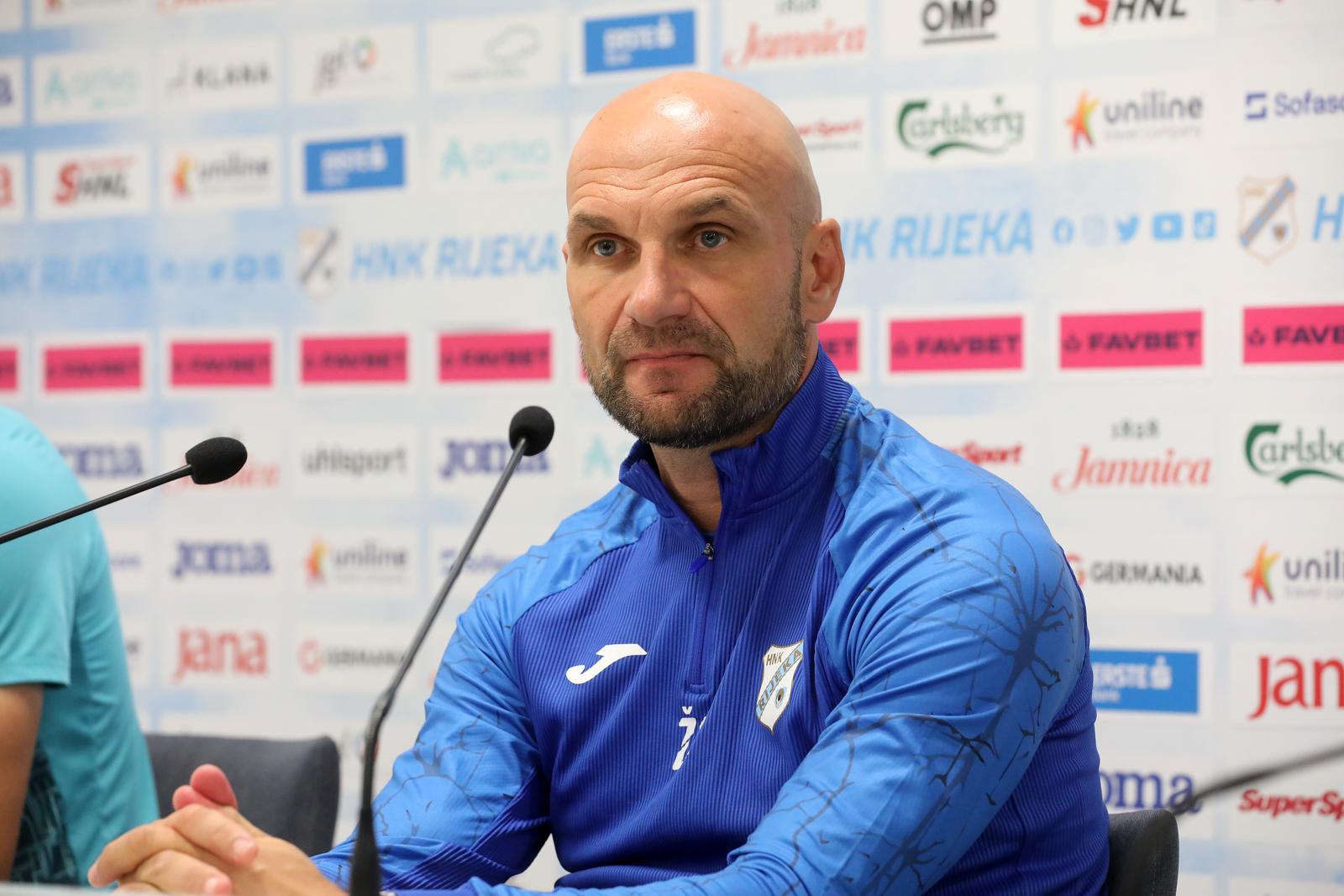 Rijeka: Trener Željko Sopić i igrač Veldin Hodža na press konferenciji, UECL, Lille