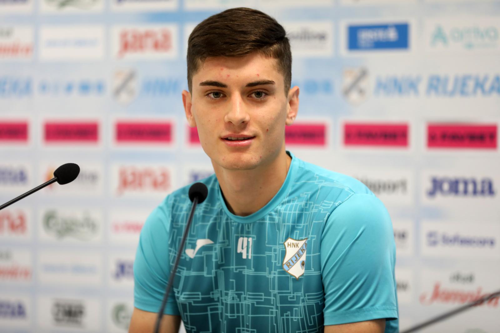 Rijeka: Trener Željko Sopić i igrač Veldin Hodža na press konferenciji, UECL, Lille