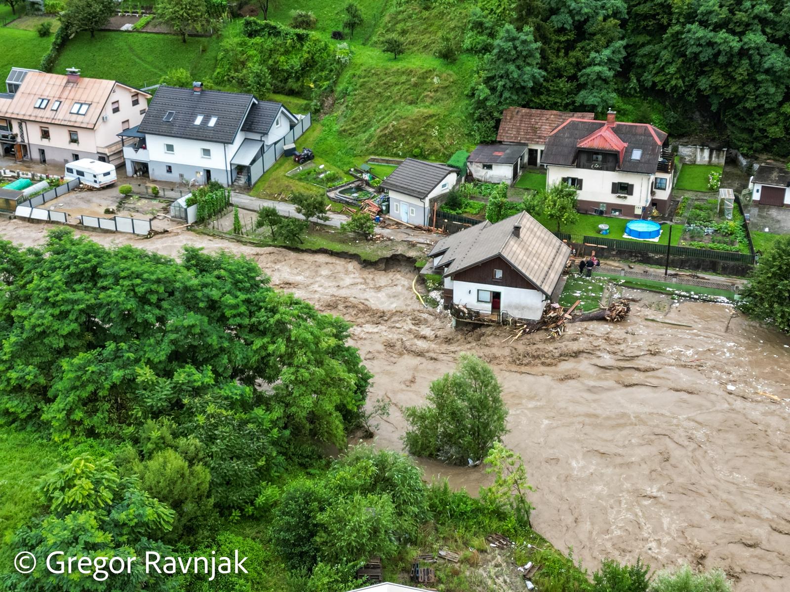 Pogled iz zraka na poplave u Sloveniji Pogled iz zraka na poplave u Sloveniji