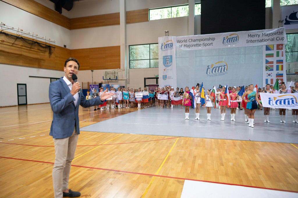 mazoretkinje opatija (12) mazoretkinje opatija (12)