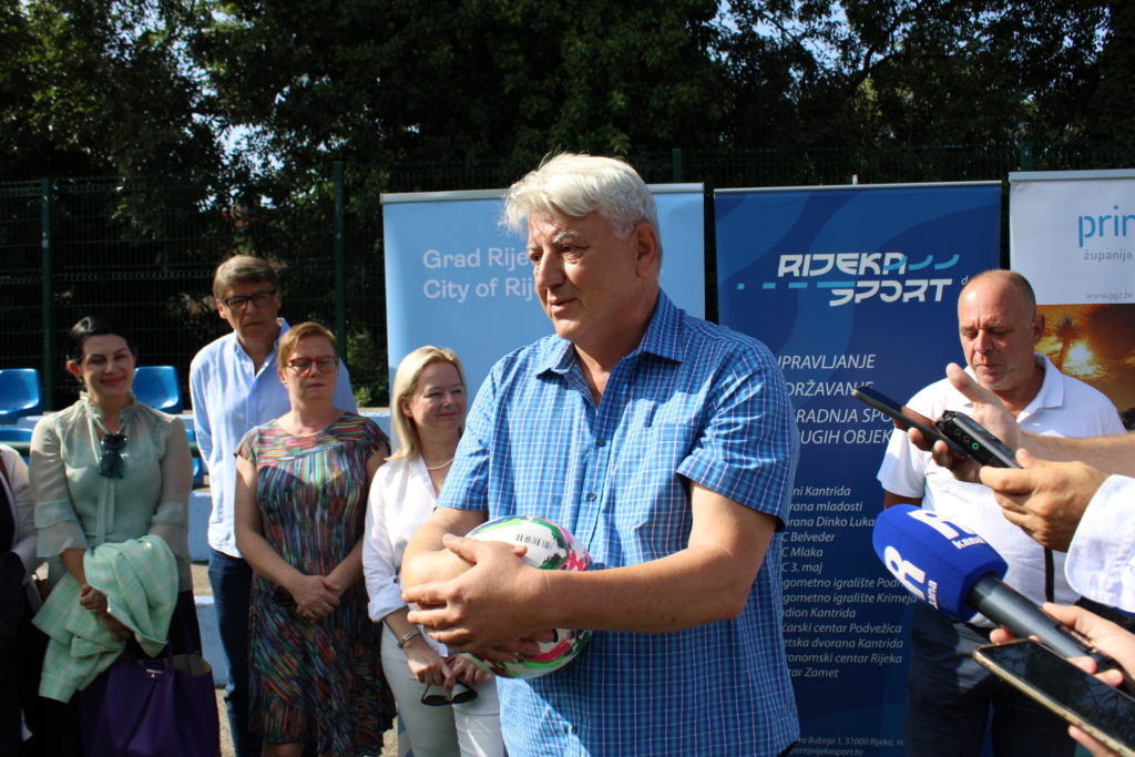 nogometno igraliste belveder (3) nogometno igraliste belveder (3)