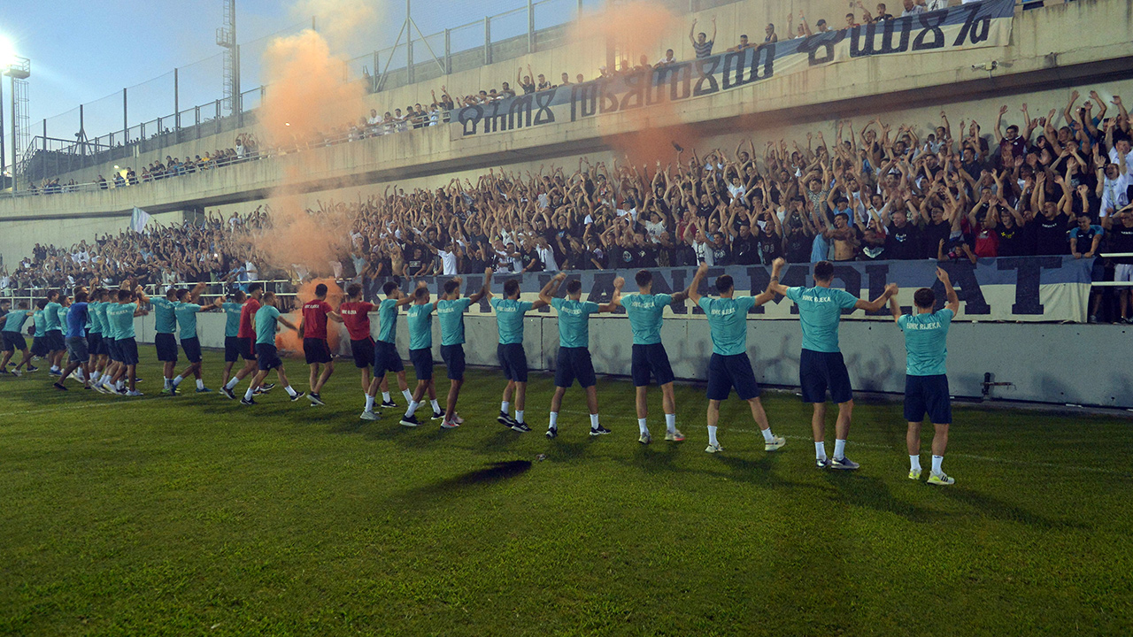 trening armada 22082344