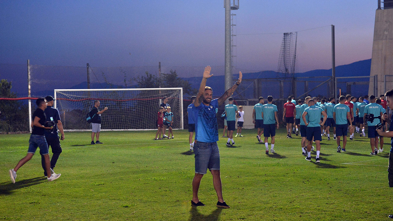 trening armada 22082355