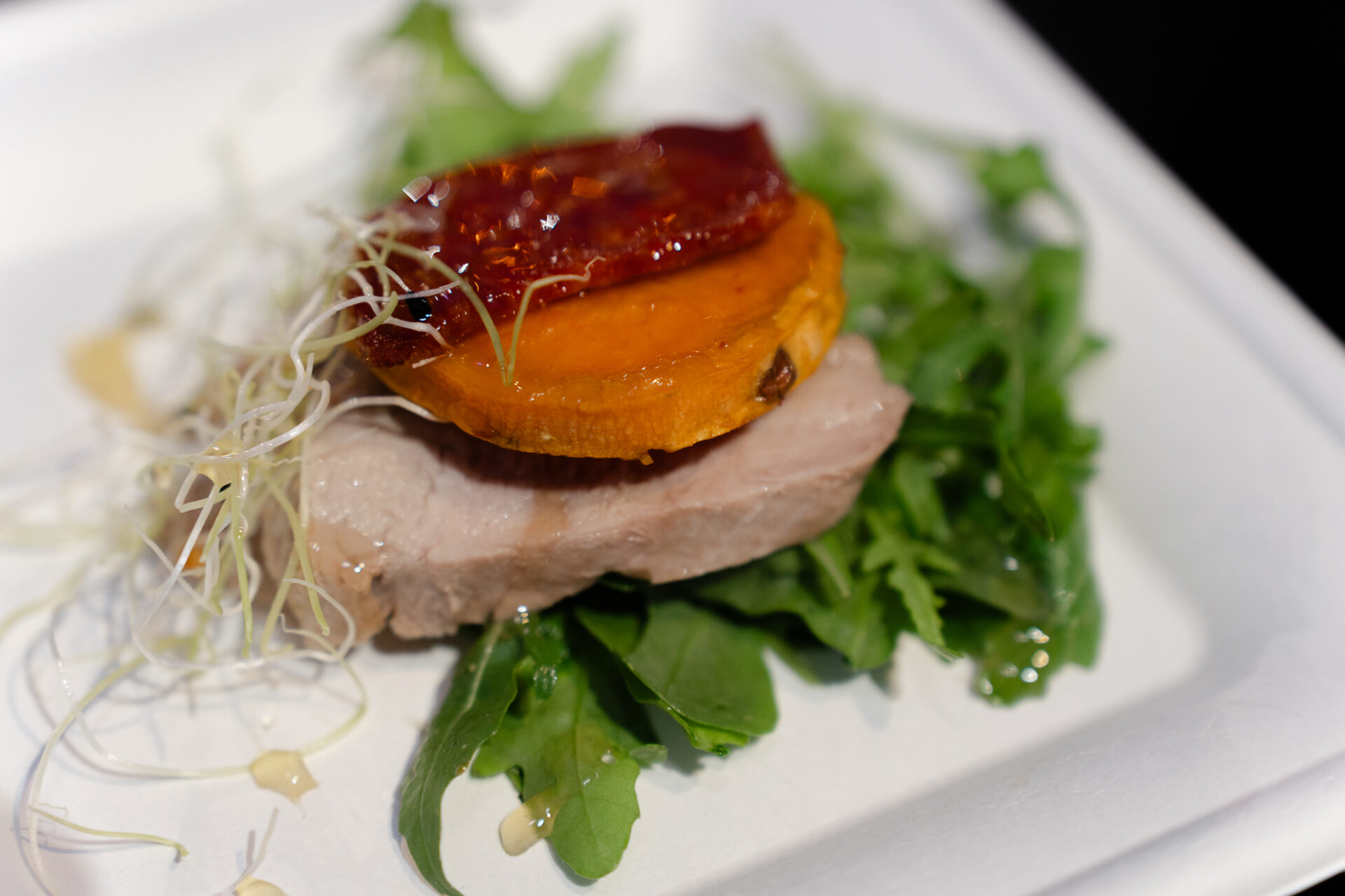 5 Glavno jelo lungić s batatom kulenom i medunom by chef Branko Ognjenović Medun Fest photto by Antonio Ružić_04477