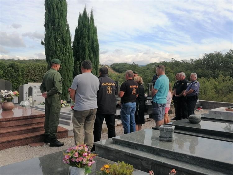 AJKULE-OMIŠALJ-4-SVI-4.9. AJKULE-OMIŠALJ-4-SVI-4.9.